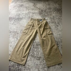 Old Navy cargo khaki pants size large wide bottoms